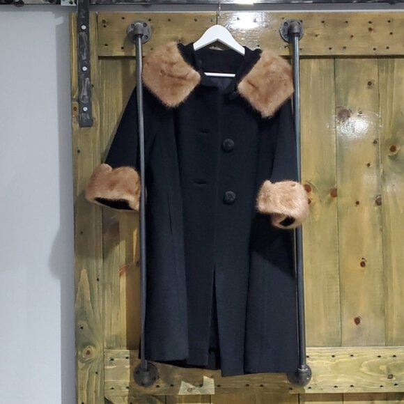 VINTAGE DEARDON BLACK LONG COAT WITH FUR COLLAR AND TRIM - Picture 2 of 16